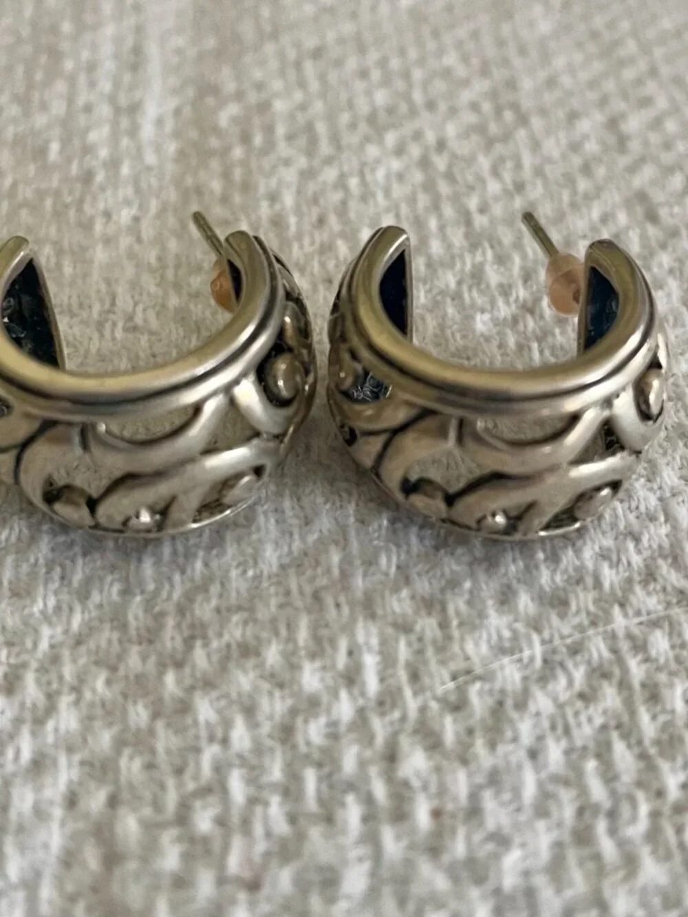 SILPADA .925 SILVER FILIGREE SCROLL HOOPS C1380 - Picture 2 of 3